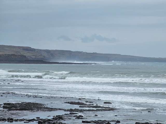 3ft clean set breaking on Cornish point as low tide approaches